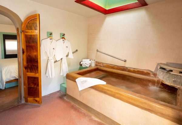 Jetsons Suite at Blackstone Hotsprings